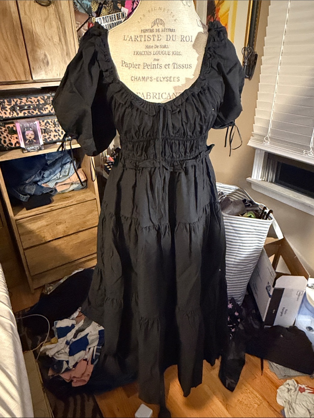 Black En Saison Puff-Sleeve Tiered Midi Dress - Small NWT